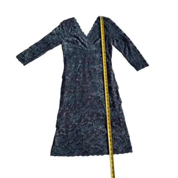 Cache' Gray Sequin Lace Layered V-Neck Sheath Lined Cocktail Dress, Size 8 - Picture 7 of 12